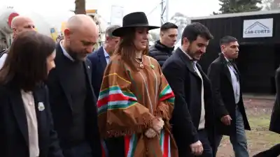 Villarruel volvió a Santa Fe y se fotografió con el círculo de Pullaro