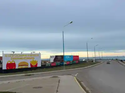McDonald's en Comodoro: el cartel que desató la locura en la Avenida Tiburón
