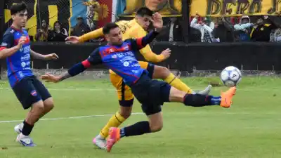 El clásico santiagueño terminó en tablas: Mitre y Güemes no se sacaron ventaja