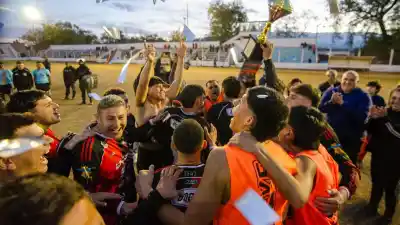 El grito sagrado: Defensores de Esquiú se corona en la Liga Chacarera y ya sueña con el Federal