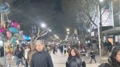 El centro de San Juan explotó: filas interminables y cajas al rojo vivo a horas del Día del Niño