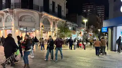 Día del Niño: la locura de las compras de último momento en el centro santiagueño
