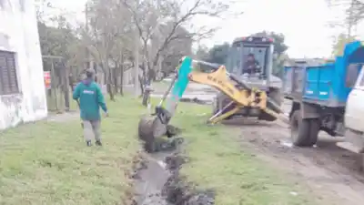 Siete frentes de limpieza: la Municipalidad ataca el desborde de desagües antes de que El Niño golpee Formosa