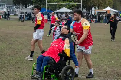 Más de 3.000 jóvenes rugbiers coparon Tucumán en el Eliseo Rival