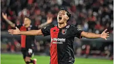 Newell's rompió el maleficio: venció a Riestra y volvió a sonreír en Rosario
