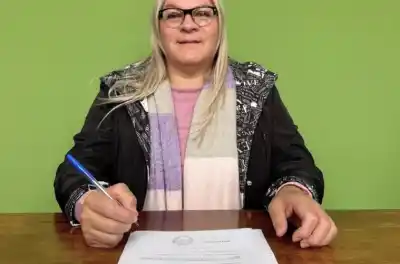 Silvina Buyutti, la primera maestra trans de Entre Ríos, se jubiló: su historia de lucha y superación