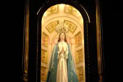 Fieles de varias provincias se congregaron en la Catedral de Paraná