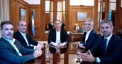 El tablero político se sacude: qué se esconde detrás del pacto libertario y la cumbre peronista que nadie vio venir