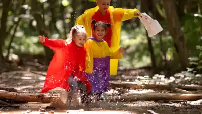 ¿Qué esconde la tierra que juegan los chicos? La ciencia tiene una respuesta