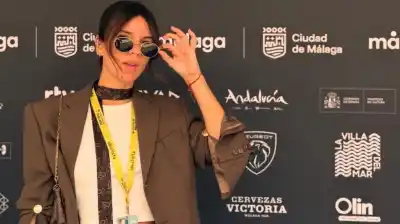Gimena Accardi deslumbra en Málaga con un look que redefine la sastrería