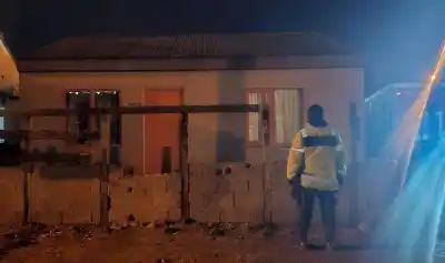 Allanamiento en la Margen Sur: recuperaron el celular de la remisera atacada con un vidrio