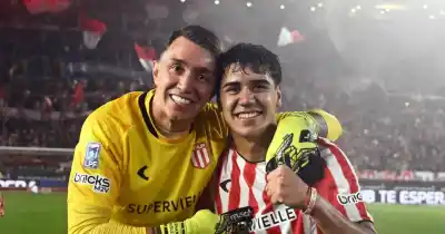 El pibe de Chascomús que rompió el clásico: asistencia, gol y una ovación que no olvidará