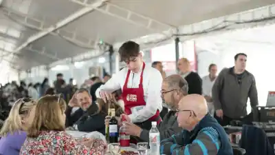 Miles de personas celebraron el arranque de la Fiesta de las Comidas Típicas Caroyenses