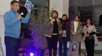 El libro que nació de las emociones: Mauricio Cruz presentó “Voces” en un emotivo encuentro