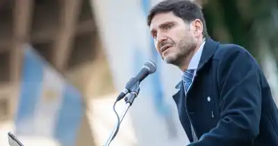 El gobernador que lidera las encuestas en Santa Fe y el dato que ilusiona a su gestión