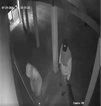 Dos asaltos calcados en Sarmiento: el dato del Fiat Siena que tiene en alerta a la policía