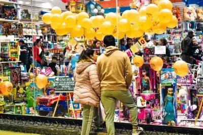 El Día del Niño salvó las ventas: comerciantes de la peatonal celebraron un respiro en medio de la crisis