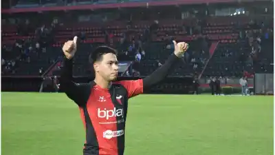 El arma secreta de Colón para la remontada: Ignacio Lago deslumbra y alimenta la ilusión del ascenso