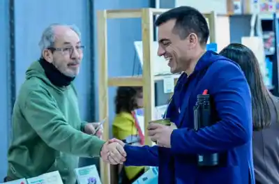 Paraná se rinde ante los libros: la Feria del Libro abre sus puertas con entrada gratuita