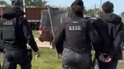 Dormía en su casa cuando un conocido la atacó a palazos: el insólito motivo que la policía investiga