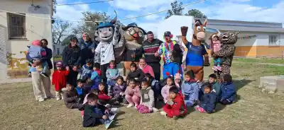 La Policía llegó a una escuela rural de Salta y los chicos no podían creer lo que vieron