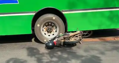 Choque en la ruta 12: motociclista terminó herido frente a la Biofábrica