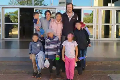Tras dos años de espera, seis hermanos de Misiones celebraron juntos el Día del Niño en su nuevo hogar