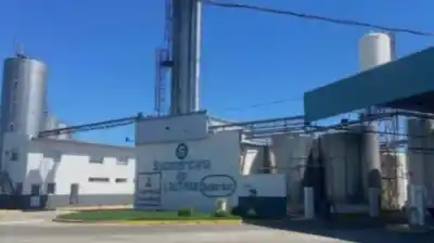 Tras seis meses de parálisis, una reconocida láctea santafesina reabre con nuevo dueño y millonaria producción