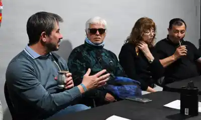 Vecinos de Sarmiento esperan respuestas por el asfalto: ¿qué plan tiene el Municipio?