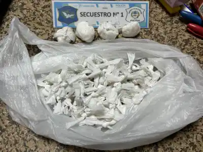 Cayó un búnker de droga en Glew: el insólito detalle que encontraron junto a la cocaína
