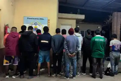 Operativo sorpresa en Corrientes: decenas de personas demoradas en controles nocturnos