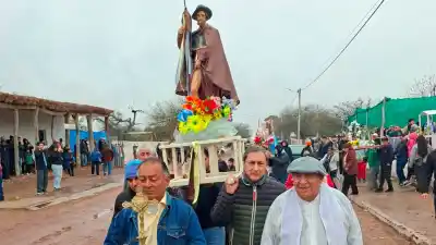 Silva Neder se sumó a la fiesta de San Roque en Atoj Pozo: fe, reencuentro y fútbol