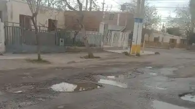 Un año entre aguas servidas: el drama de un barrio que espera por sus cloacas