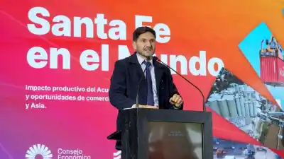 ¿El dirigente mejor valorado de Santa Fe? La encuesta que sorprende con Pullaro