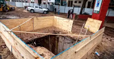 Obras en una plaza de Rosario destapan un secreto enterrado hace más de 40 años