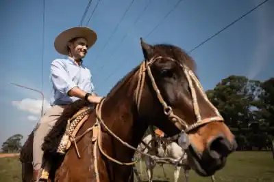 La histórica cabalgata que unió a Corrientes con Yapeyú y tuvo al gobernador como protagonista