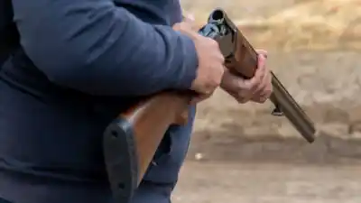 Circulaba con un rifle en plena vía pública y lo atraparon en Yuto