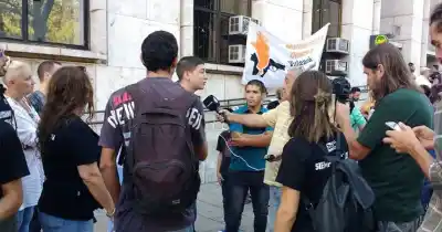 Condenan a cuatro policías por vejaciones a jóvenes en un operativo que comenzó en las Cuatro Plazas