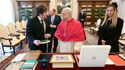 Karina Milei convoca a ministros y a la Iglesia para empezar a delinear la llegada del Papa