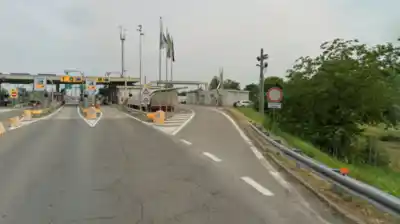 Un matrimonio manejó 100 km sin saber que su hijo había muerto en el asiento trasero