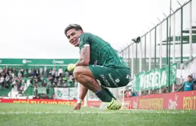 Huracán cayó en Santiago: la expulsión que lo dejó sin respuestas y el golpe final de Sarmiento