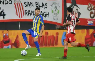 La noche más esperada: Juan Giménez volvió a la Primera de Rosario Central un año después de su grave lesión