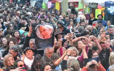 El cumpleaños de la Abuela Carabajal rompió récords: más de 30 mil almas coparon Los Lagos