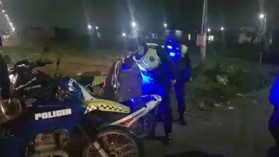 Retienen motocicletas en León Rouges y Monteros