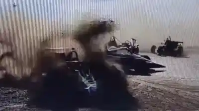 Tragedia en Carhué: dos autos chocaron a fondo en plena carrera y los pilotos terminaron con heridas graves