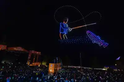 500 drones iluminaron el cierre de la Fiesta de la Nieve: ¿qué figuras sorprendieron?