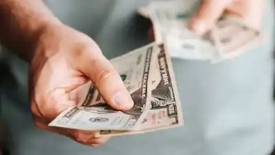 Dólar blue hoy: sube y asciende a $1545 para la venta en una jornada clave