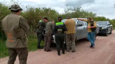Operativo sorpresa en el Río Dulce: lo que encontraron en los bañados dejó en evidencia una práctica prohibida