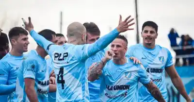 El gol de Mussis que encendió a La Villa: así venció a CADU y mira a todos desde arriba