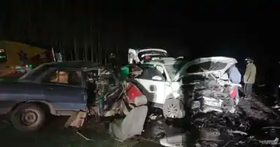 Impacto frontal en Maipú: un muerto y una mujer atrapada entre los hierros
